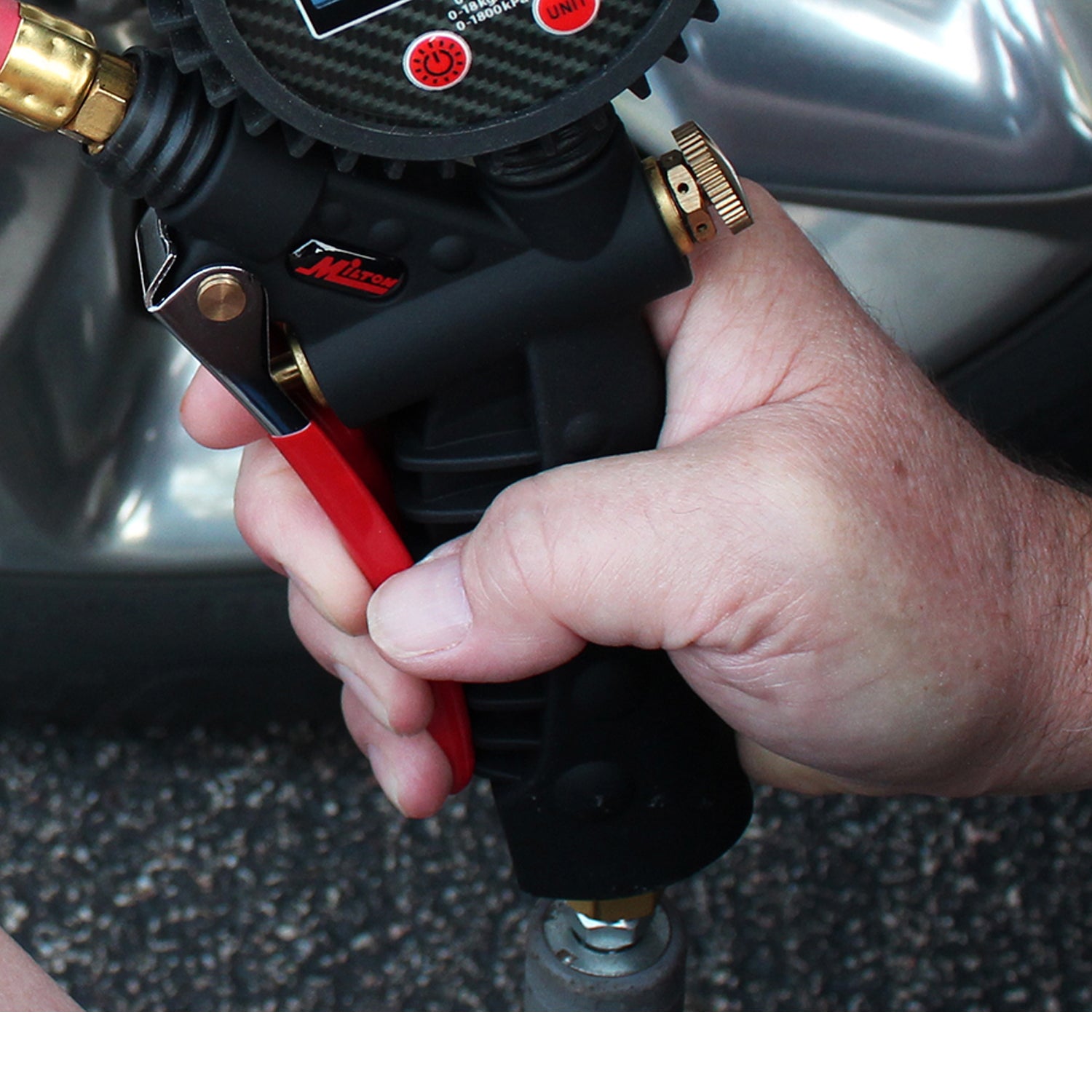 Pro Analog Tire Inflator/Pressure Pistol Grip Gauge, Ball Foot Air Chuck w/Clip, 36